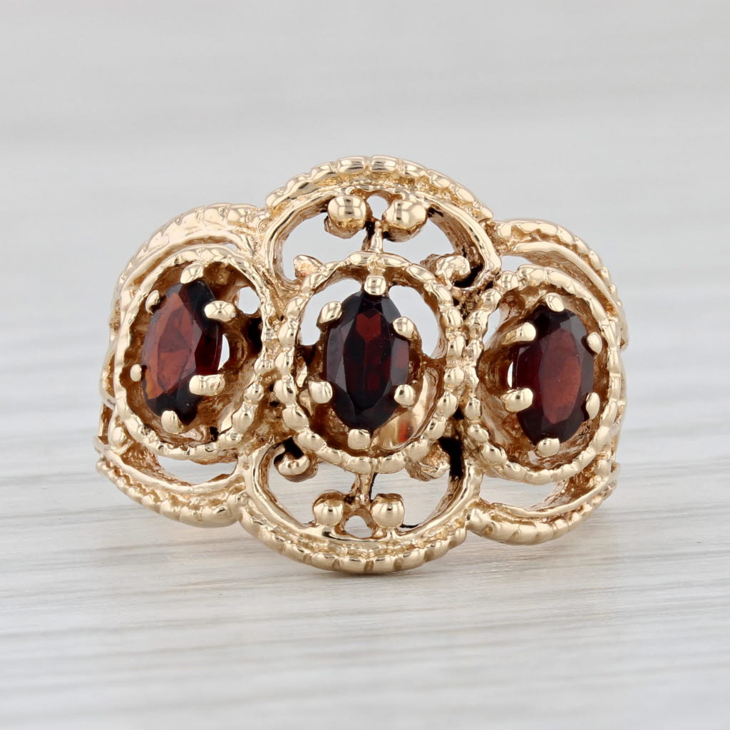 Light Gray 0.90ctw Garnet Ring 14k Yellow Gold Size 5.75 Oval 3-Stone Ornate