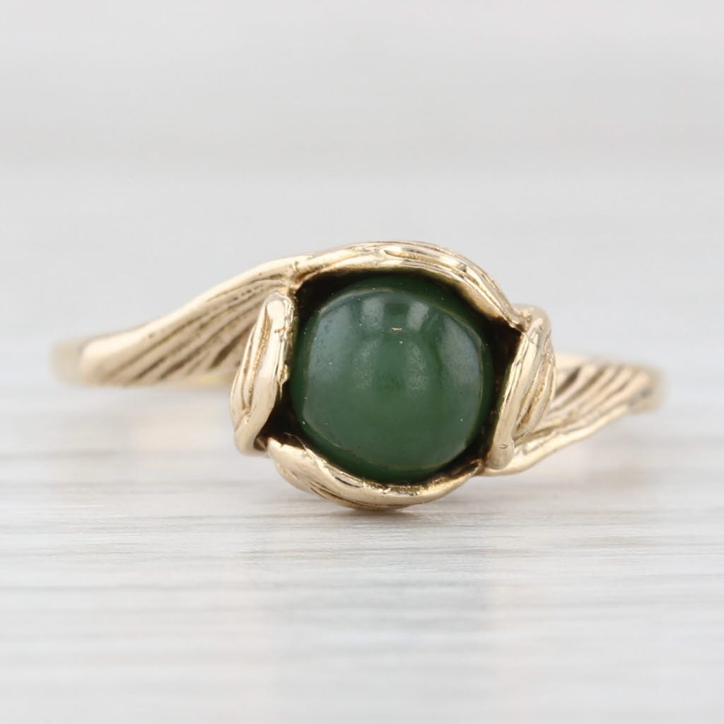 Light Gray Vintage Green Nephrite Jade Solitaire Ring 10k Yellow Gold Size 7.5