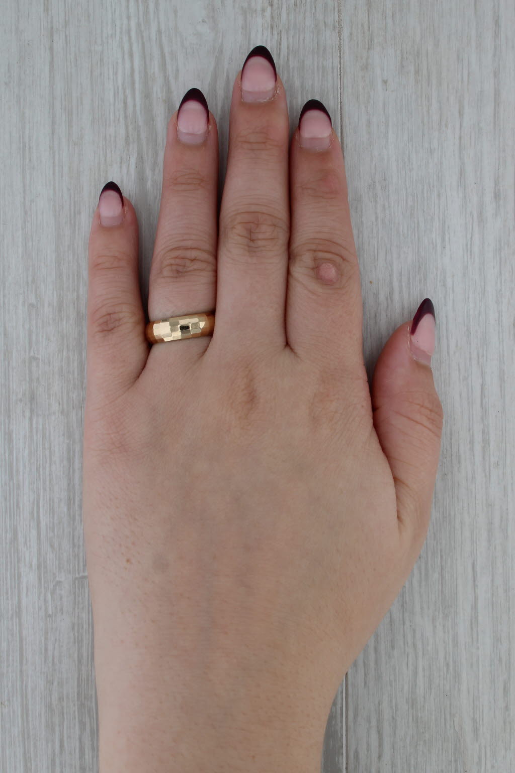 Beveled Pattern Band 14k Yellow Gold Size 7 Wedding Band Stackable