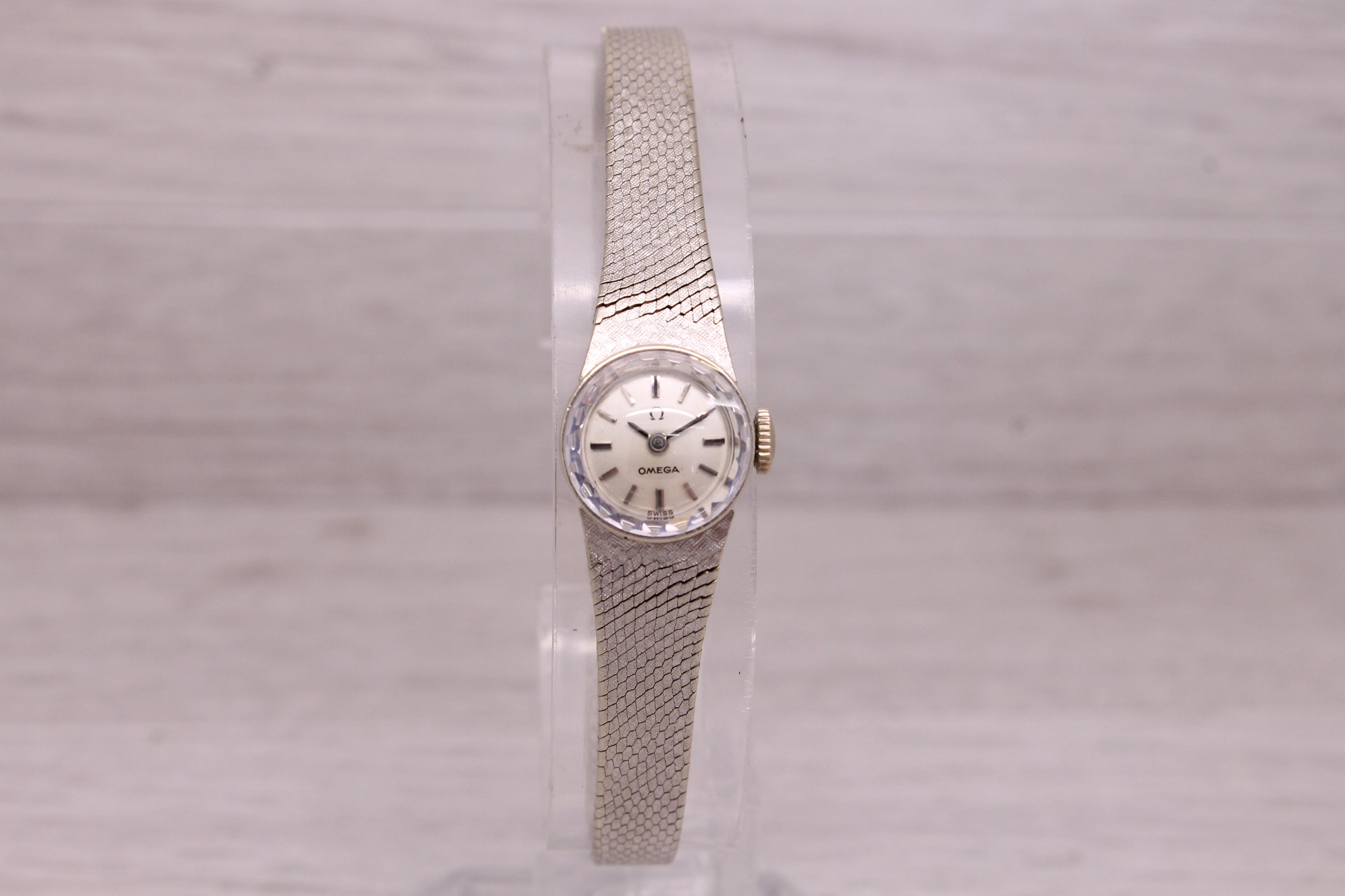 Dark Gray Vintage c.1970 Omega 14k White Gold Ladies Cocktail Bracelet Watch - Serviced -