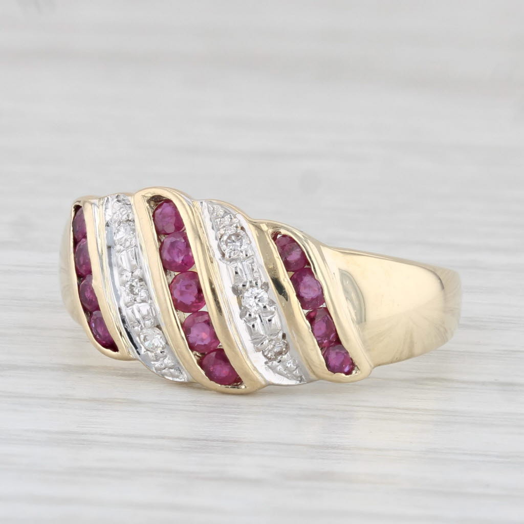 Light Gray 0.56ctw Ruby Diamond Scalloped Ring 14k Yellow Gold Size 8.25