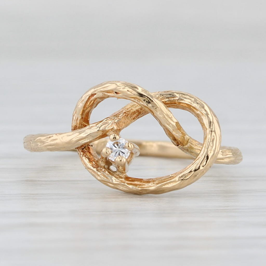 Light Gray Diamond Pretzel Knot Ring 18k Yellow Gold Size 5 Woodgrain Pattern