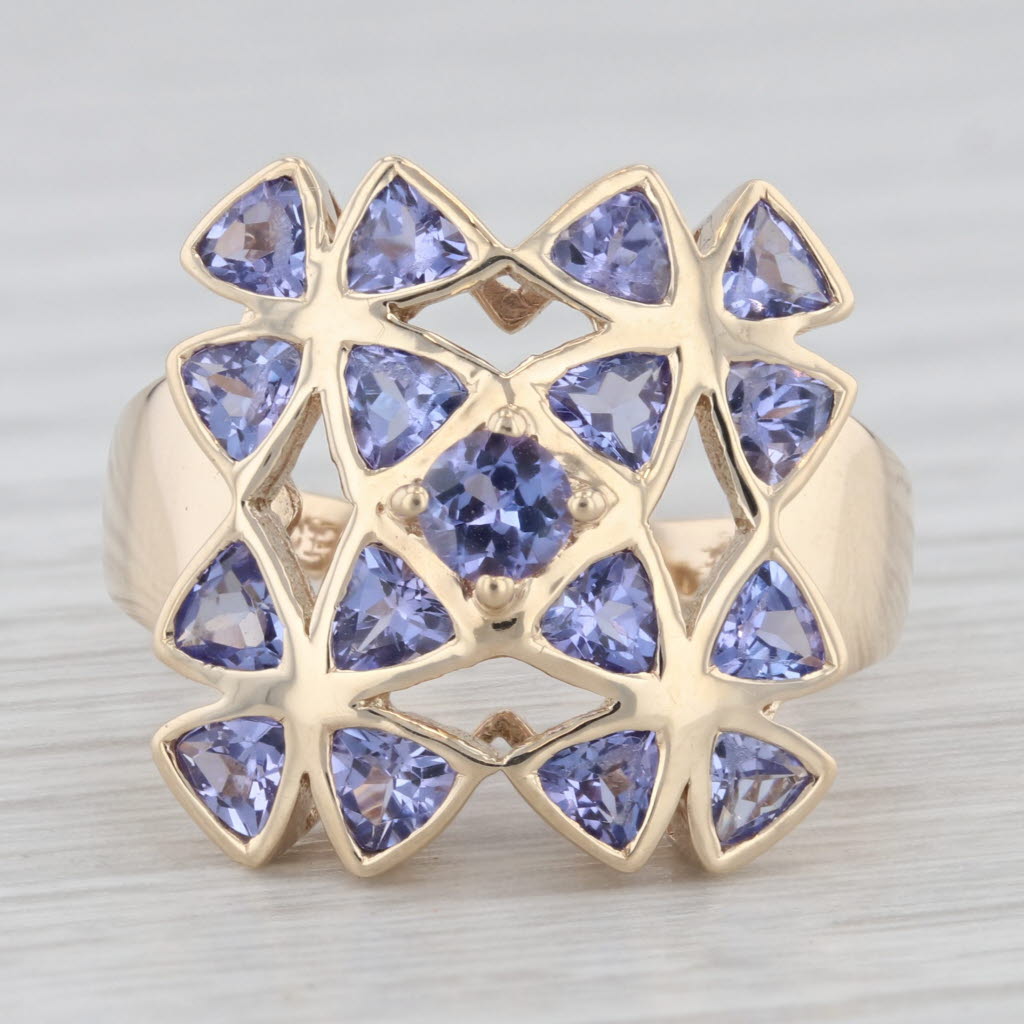 Light Gray 1.83ctw Tanzanite Flower Clusters Ring 10k Yellow Gold Size 8 Cocktail