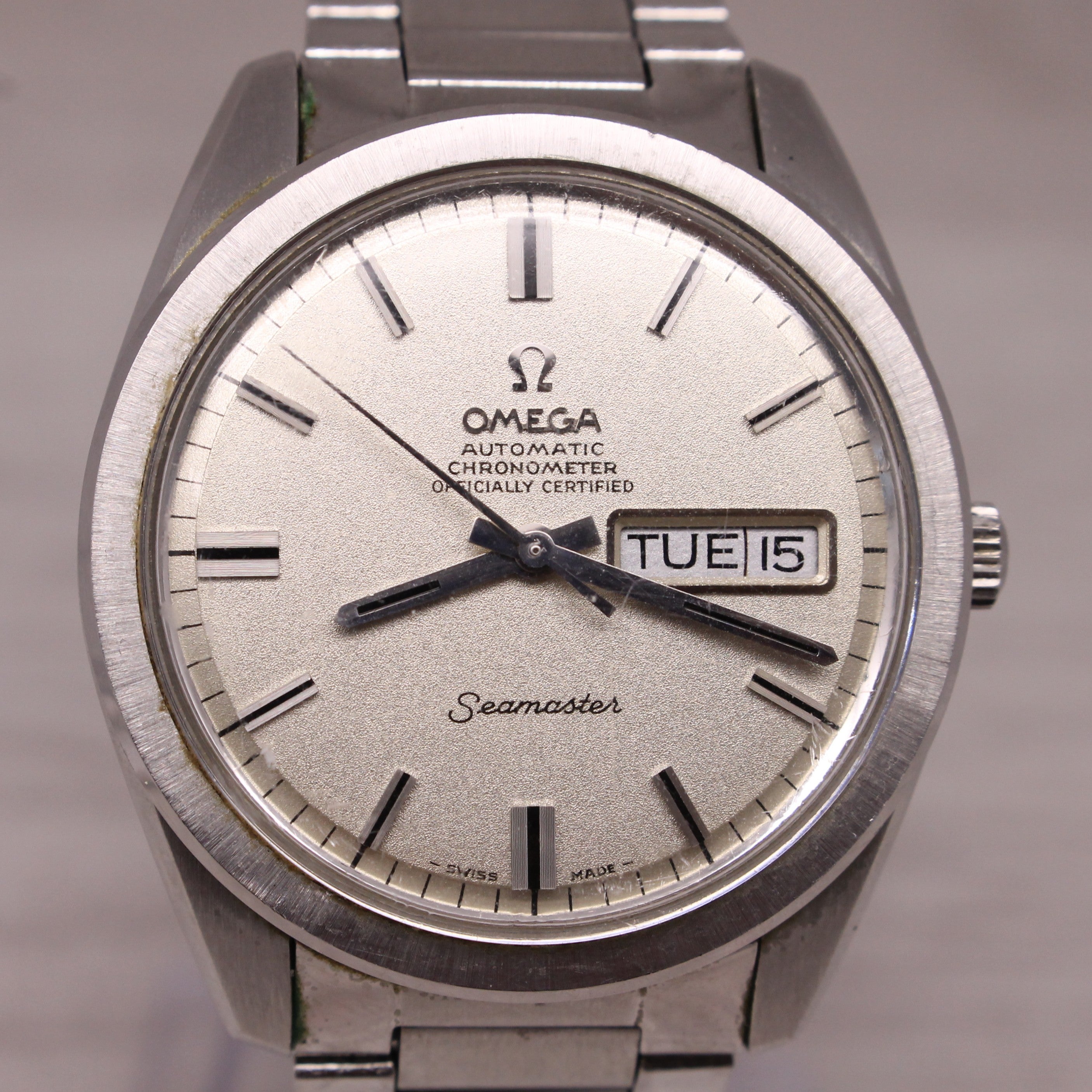 Light Slate Gray Vintage c.1969 Omega Seamaster Chronomter 36.5mm Automatic Watch 1067 Flatlink