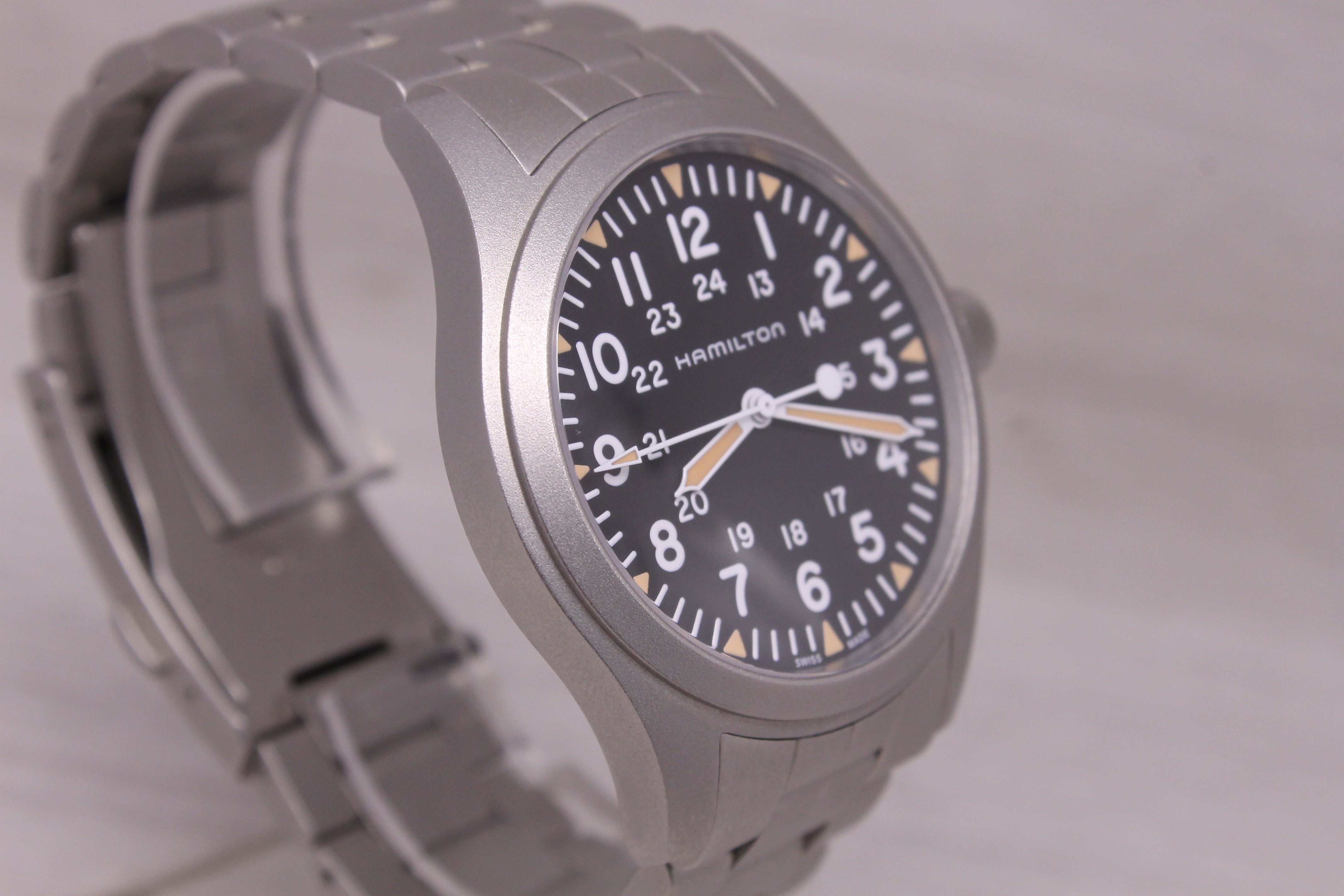 Hamilton Khaki Field Mechanical Mens Watch 42mm Steel Military Swiss H695290 Box