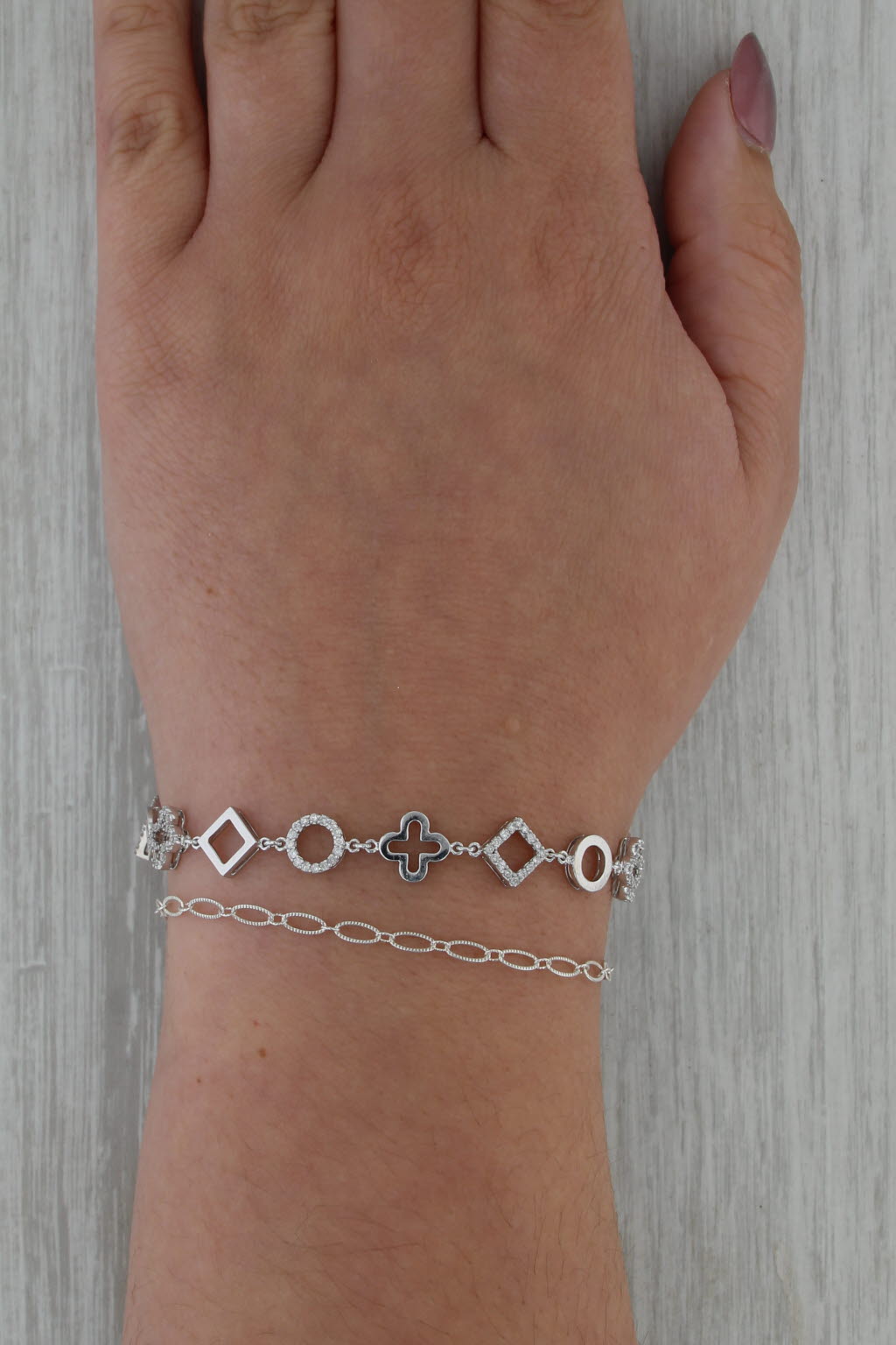 0.42ctw Diamond Circle Square Cross Link Bracelet 18k White Gold 6.75"