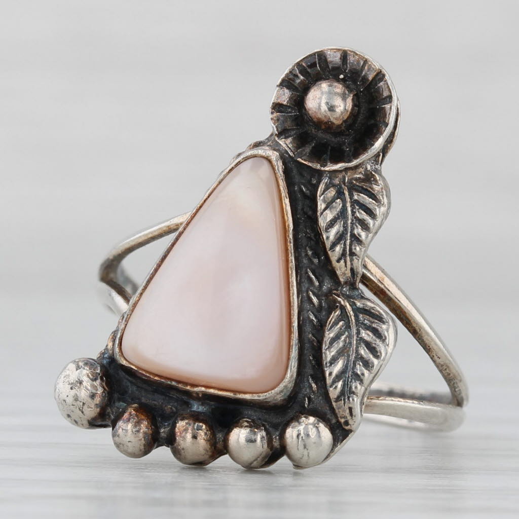 Light Gray Vintage Native American Mother of Pearl Ring Sterling Silver Size 7.5