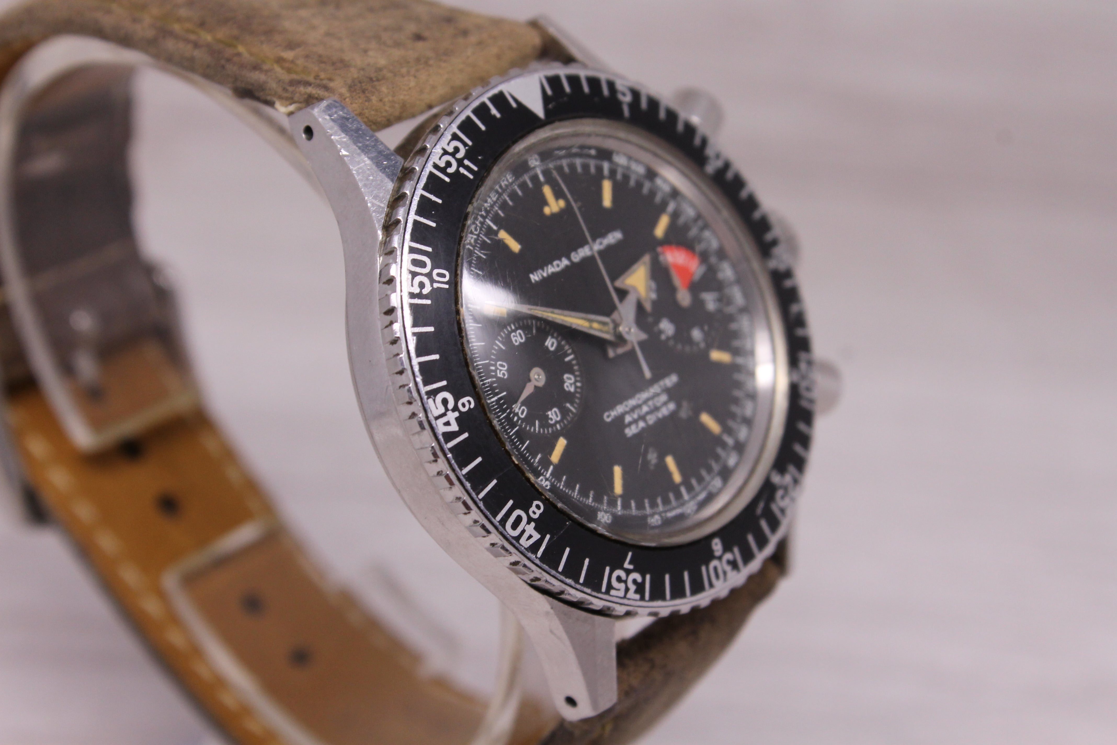 Vintage Nivada Grenchen Chronomaster 38.5mm Chronograph Valjoux 92 Watch