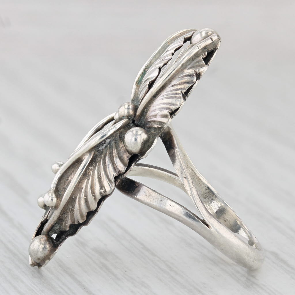 Light Gray Vintage Native American Leaf Statement Ring Sterling Silver Size 7