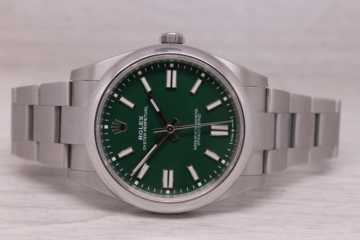 2022 Rolex Oyster Perpetual OP 41mm Steel Automatic Watch 124300 Green Box Card
