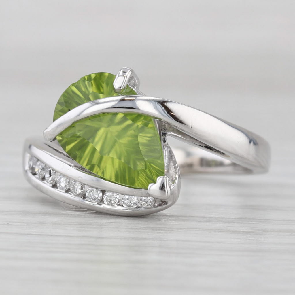 Light Gray 3.35ctw Pear Peridot Diamond Overlay Ring 14k White Gold Size 8.5 Bypass