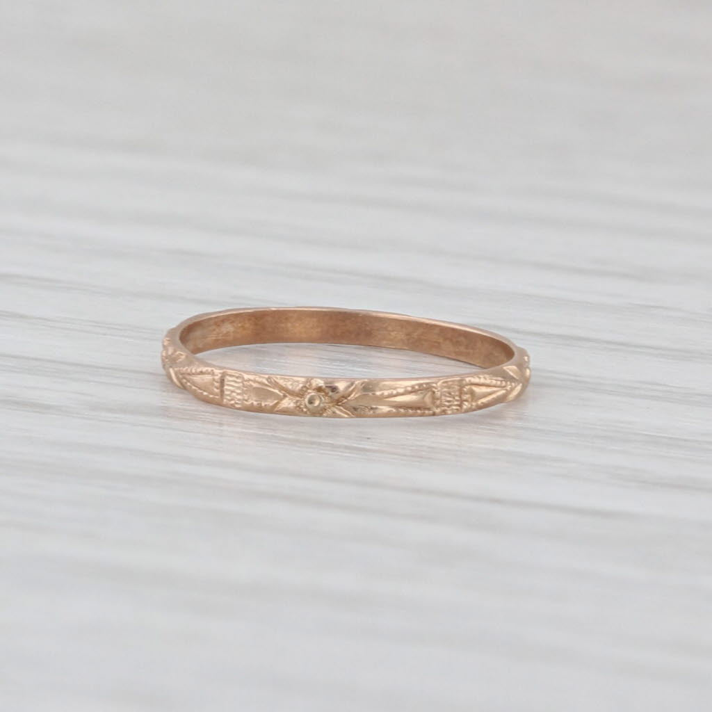 Antique Floral Etched Baby Ring Small Size 8k Yellow Gold Star