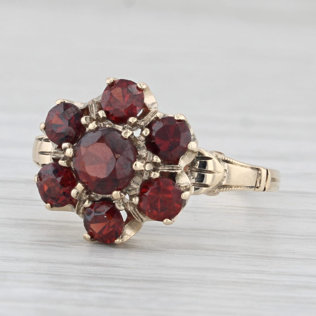 Light Gray 0.78ctw Garnet Flower Cluster Ring 10k Yellow Gold Size 7