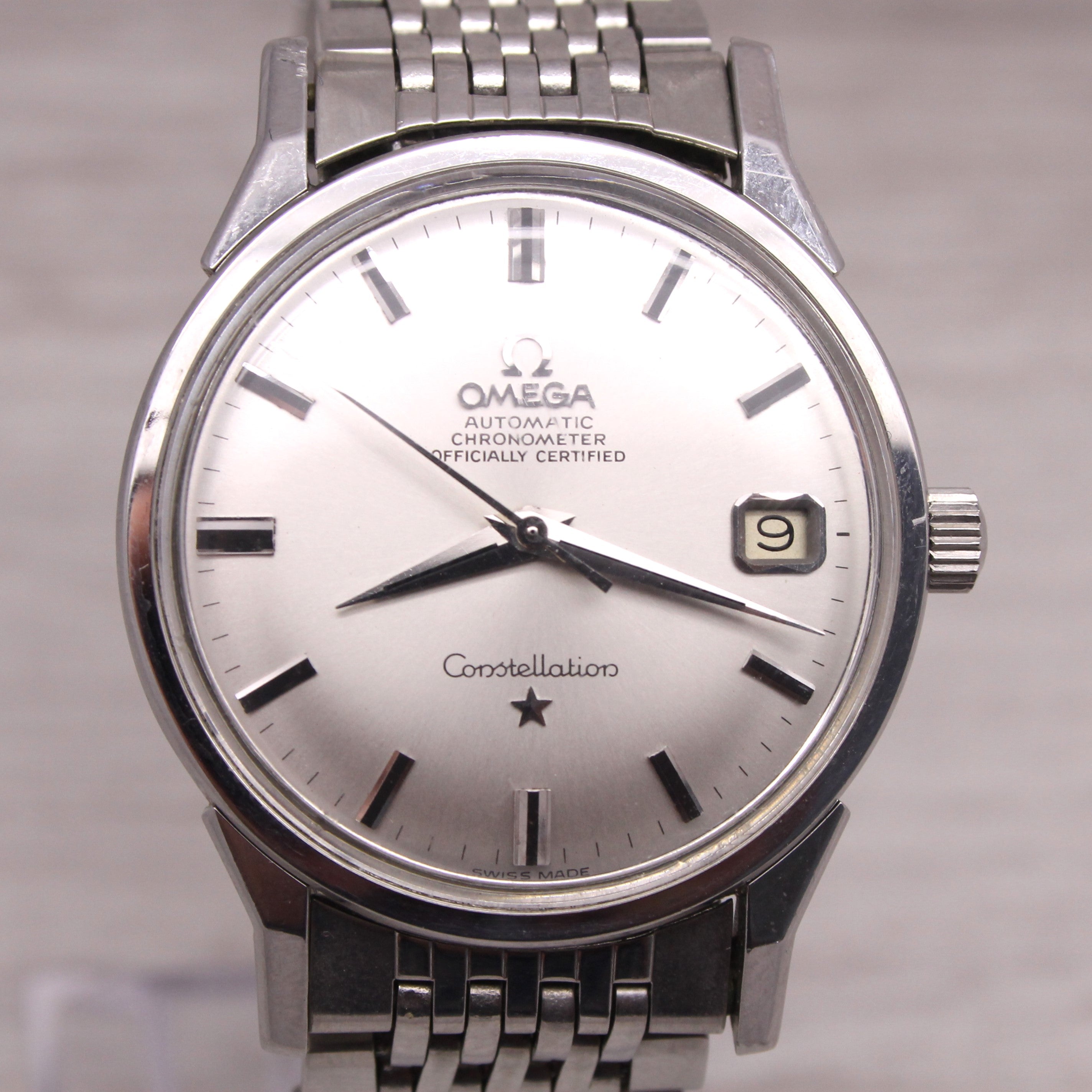 Dark Gray Vintage 1962 Omega Constellation 14902 Mens 34mm Steel Automatic Watch Rice Band