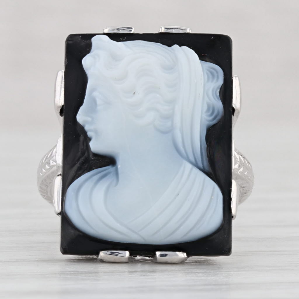 Light Gray Antique Chalcedony Cameo Ring 18k Gold Black White Figural Carved Small Size