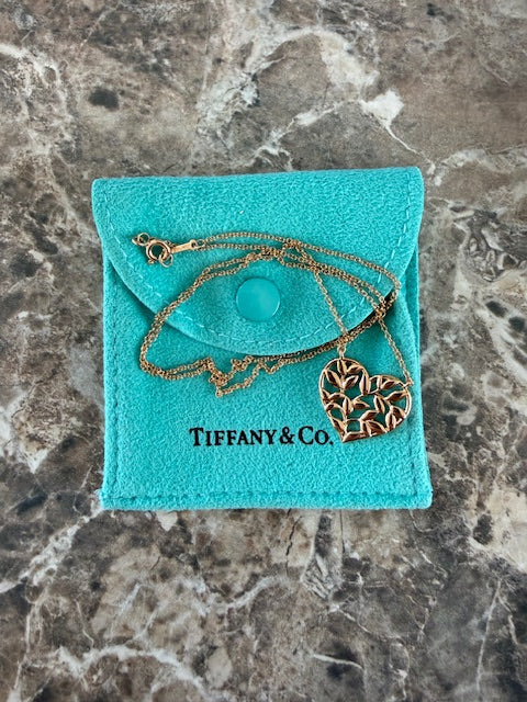Tiffany Paloma Picasso Olive Leaf Heart Pendant Necklace w/ Pouch 18k Gold