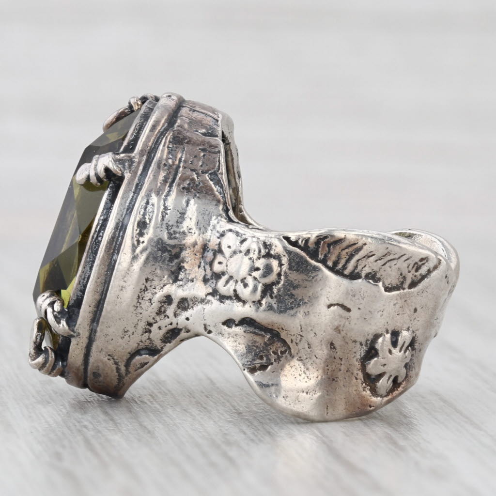 Light Gray Silpada Olivine Green Swarovski Crystal Ring Sterling Silver R1883 Size 7
