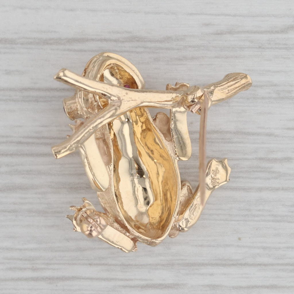 Gray Ruby Eyed Frog Toad on Log Brooch 14k Yellow Gold Pin