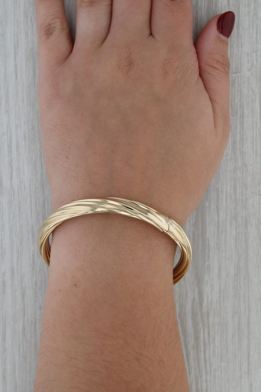 Twist Pattern Bangle Bracelet 14k Yellow Gold 7" 8mm Hinged Snap Clasp