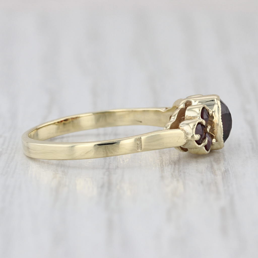 0.87ctw Garnet Ring 14k Yellow Gold Size 7.75