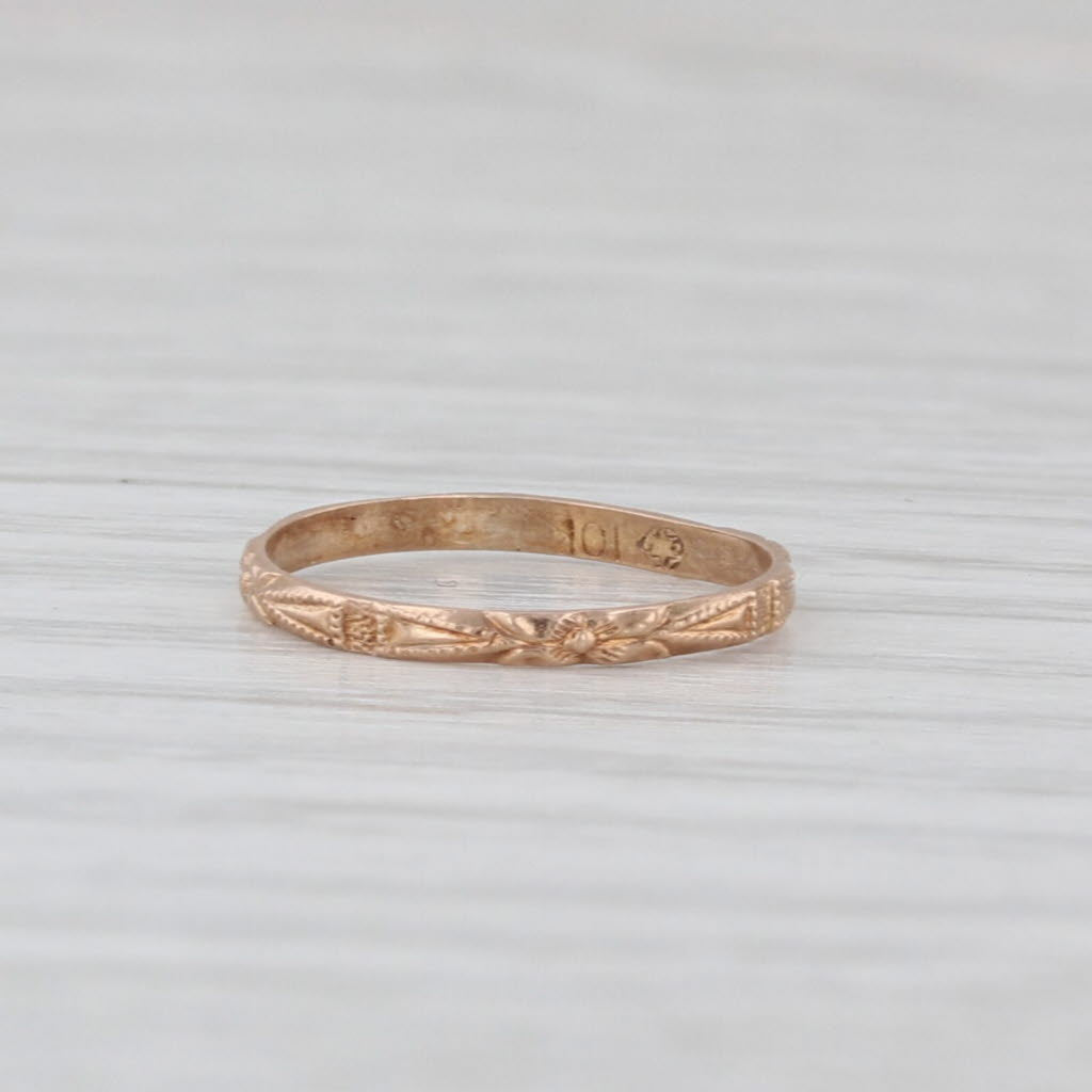 Antique Floral Etched Baby Ring Small Size 8k Yellow Gold Star