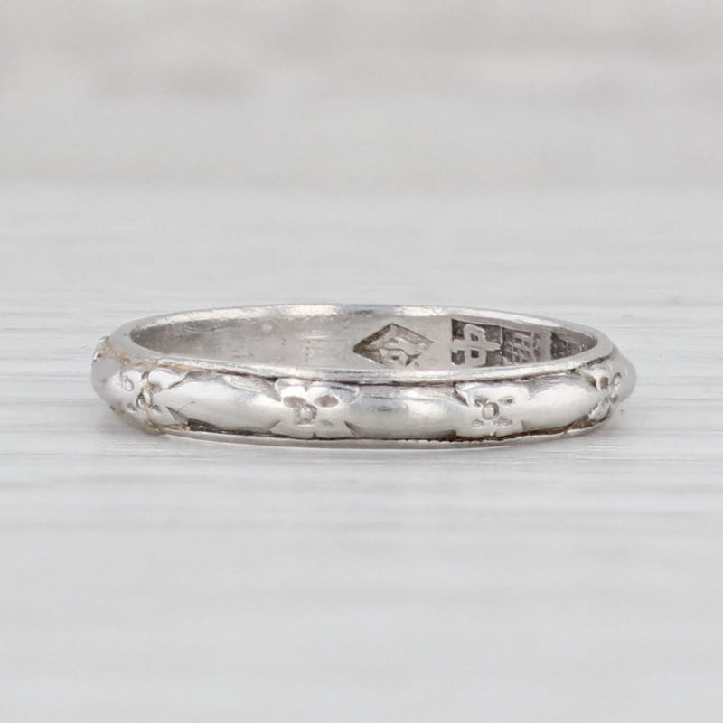 Light Gray Antique Floral Etched Band Platinum Wedding Ring Stackable Asian Hallmarks
