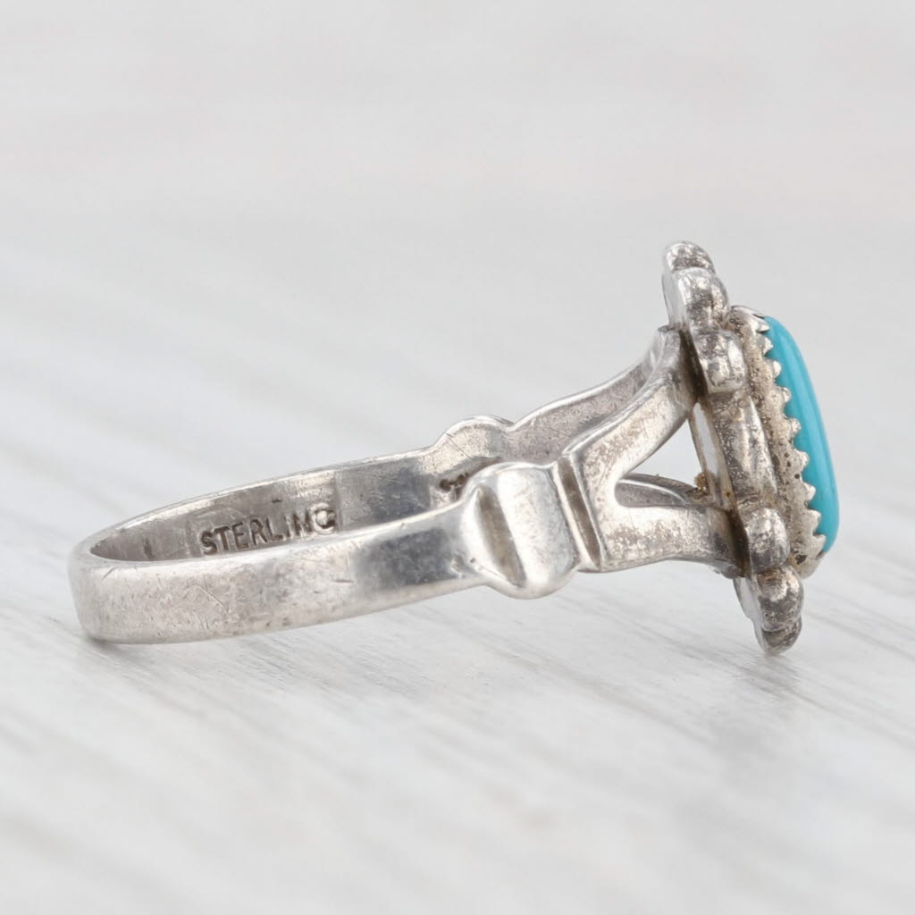 Light Gray Vintage Turquoise Oval Cabochon Solitaire Ring Sterling Silver Size 7