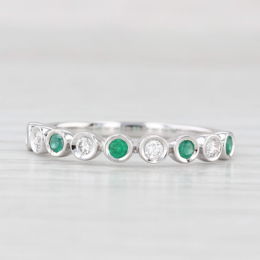 Light Gray New 0.25ctw Diamond Emerald Stackable Ring 14k White Gold Wedding Band Size 7