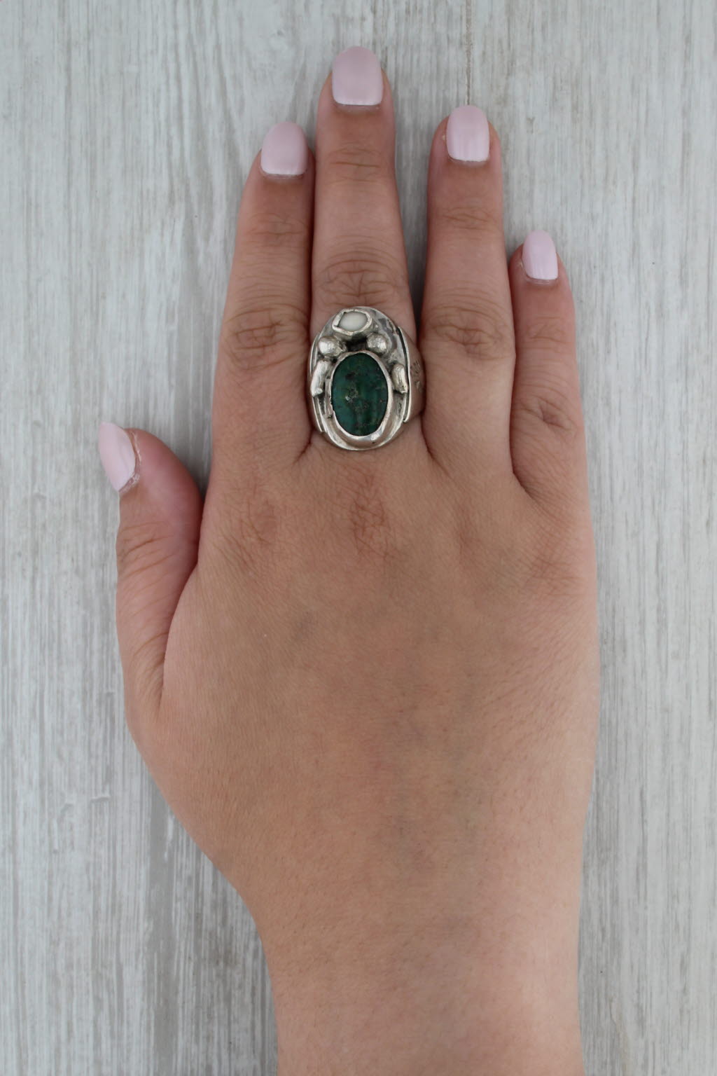 Vintage Native American Green Turquoise Shell Ring Sterling Silver Size 8.75
