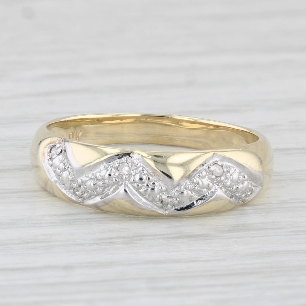 Light Gray Diamond Accented Zig Zag Ring 9k Yellow Gold Size 6.75-7 Band