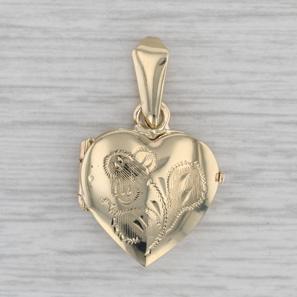 Gray Vintage Floral Engraved Heart Picture Locket Pendant 14k Yellow Gold