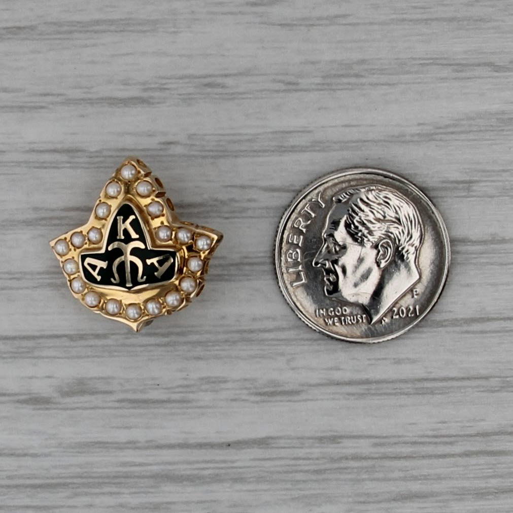 Alpha Kappa Alpha Fraternity Pin 10k Gold Pearl Green Resin Leaf Badge