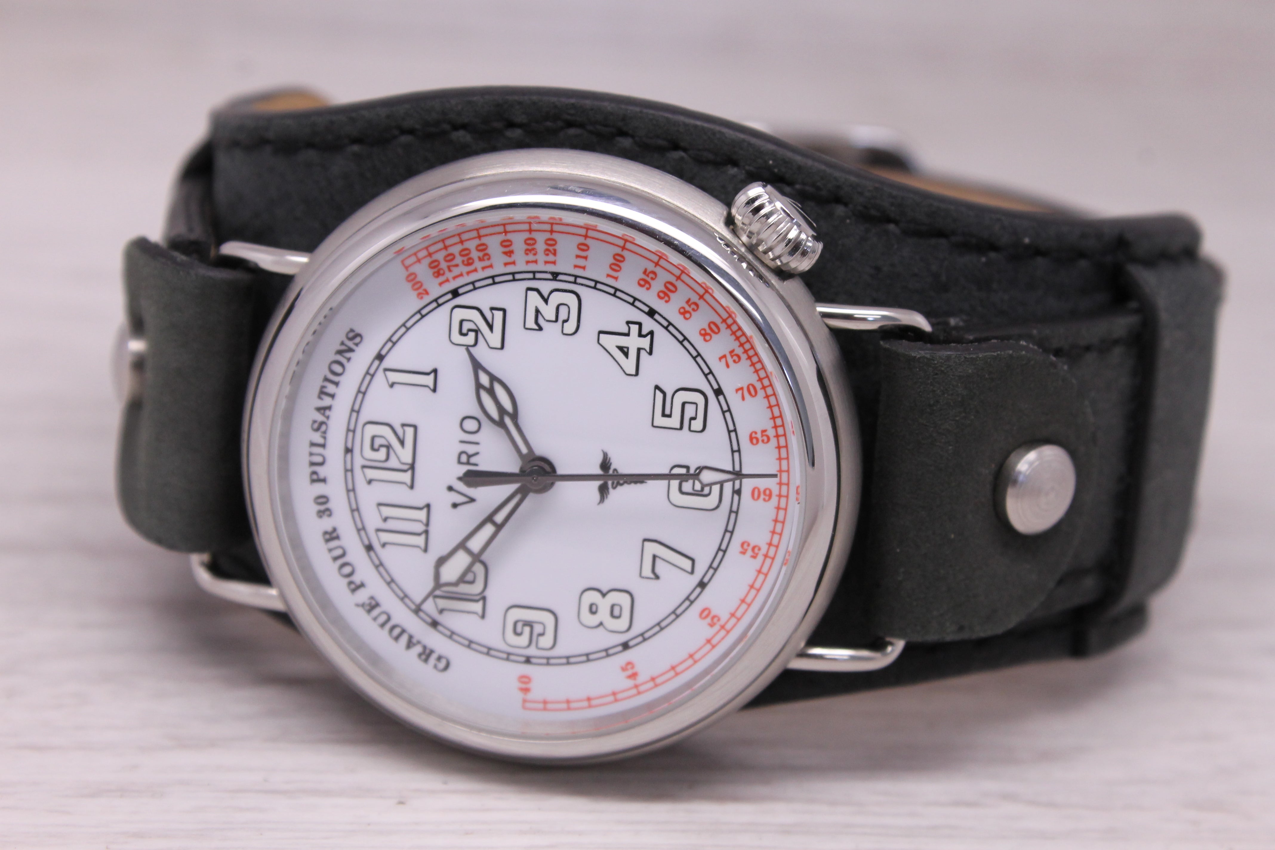 Vario 1918 Medic Trench Automatic 40mm Mens Watch Extra Engraved Caseback