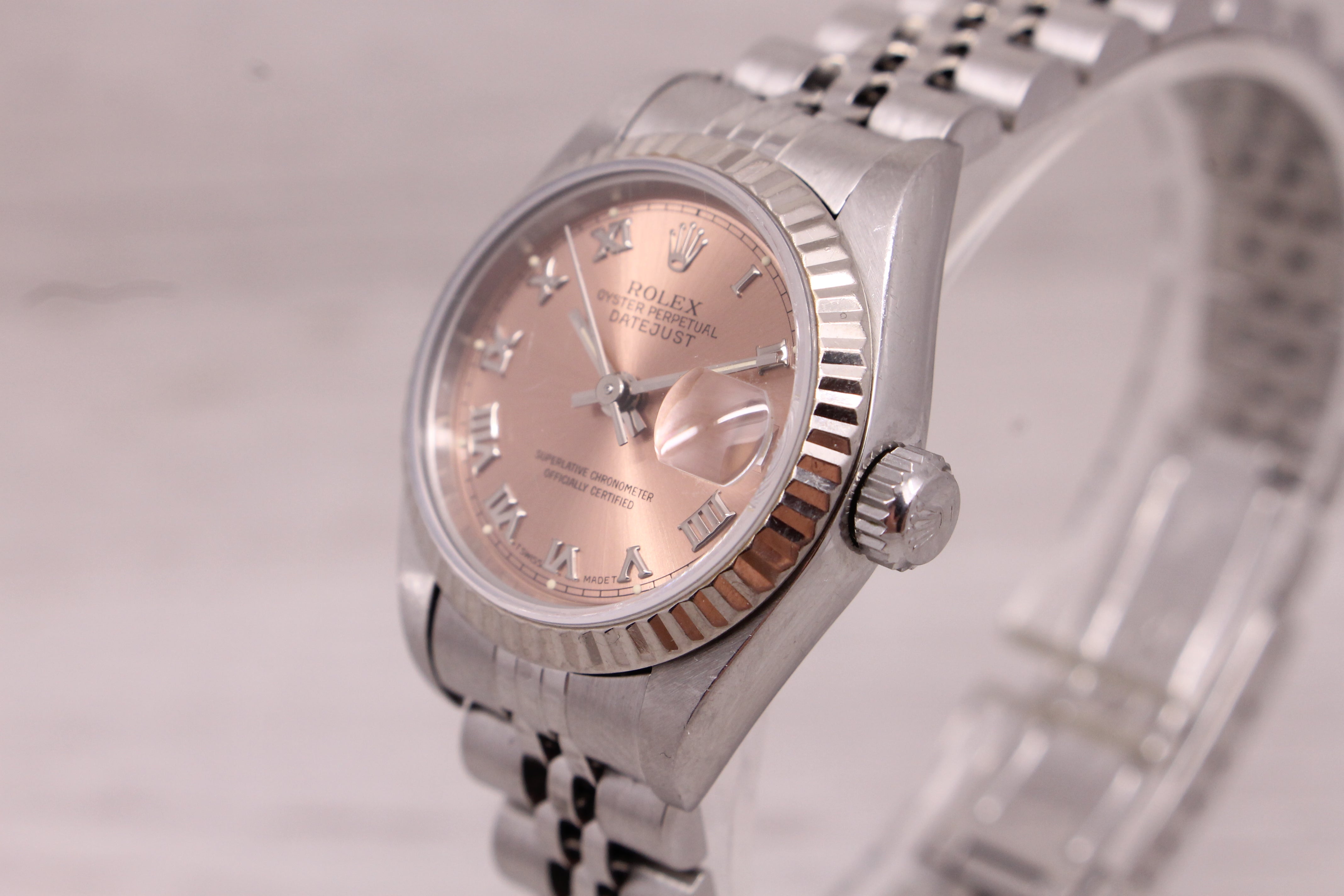 Dark Gray 1993 Rolex Datejust 69174 Ladies 26mm Steel Automatic Watch Salmon Roman Dial