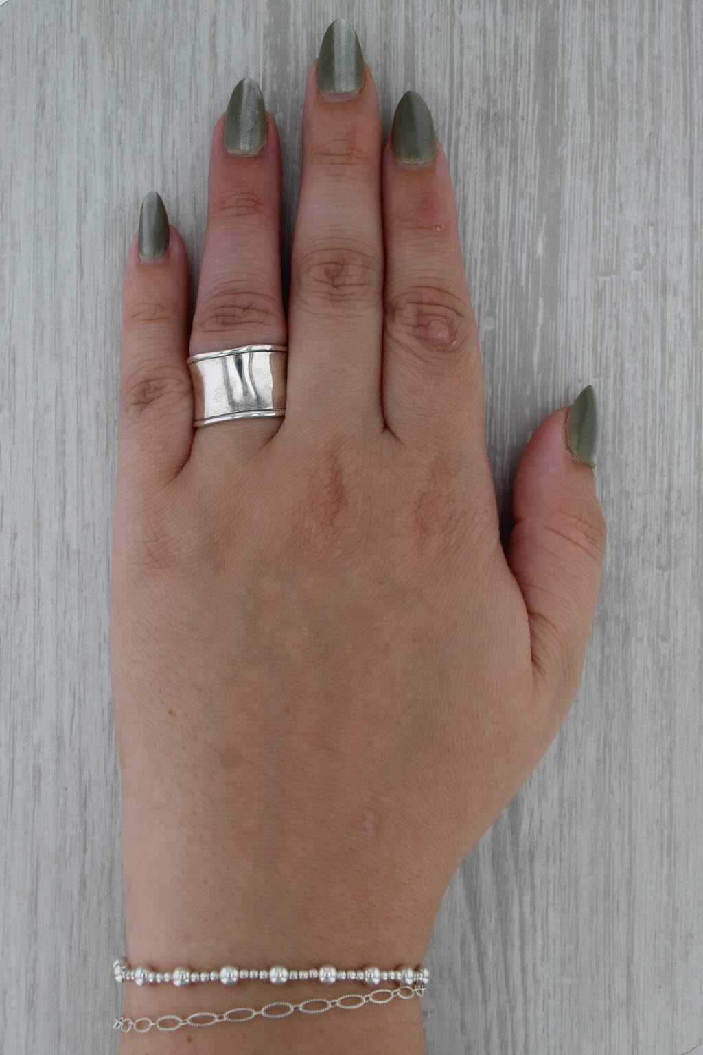 Silpada R07238 Hammered Cuff Ring Sterling Silver Wide Band Size 7 Statement