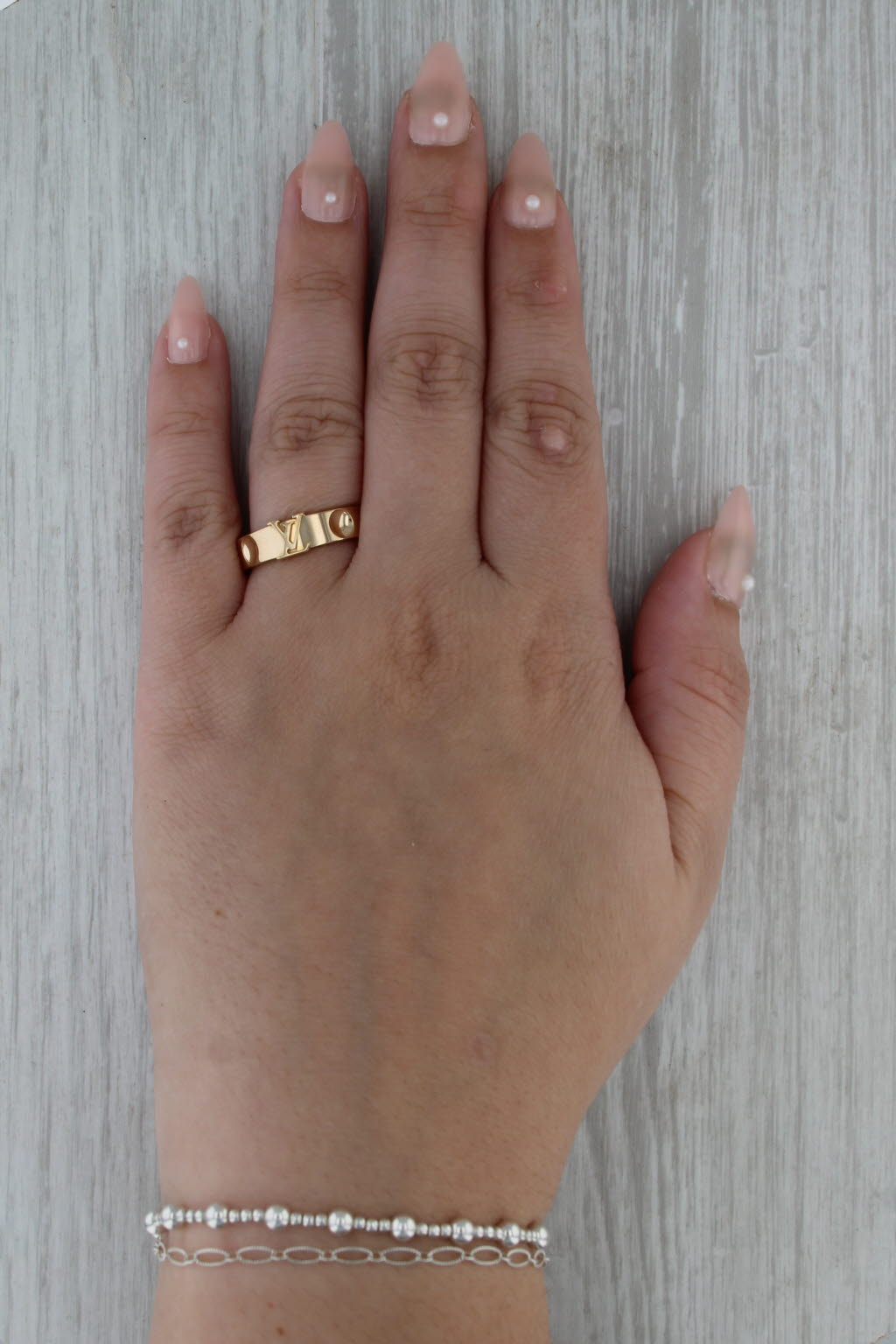 Louis Vuitton Empreinte LV Band Ring 18k Yellow Gold Size 8.5 58 Stackable
