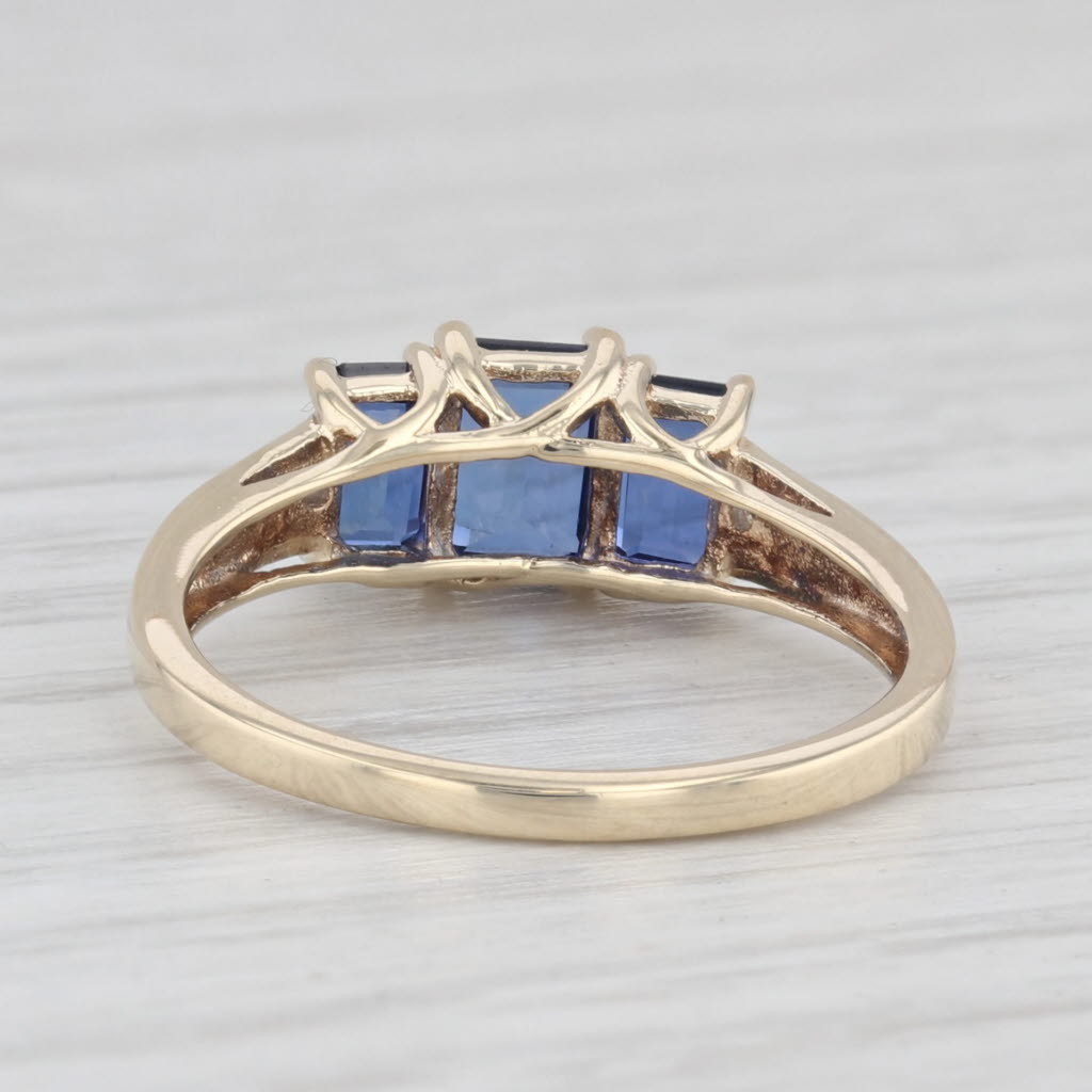 Light Gray 1.38ctw Lab Created Sapphire 3-Stone Ring 10k Yellow Gold Size 6.75 Diamonds