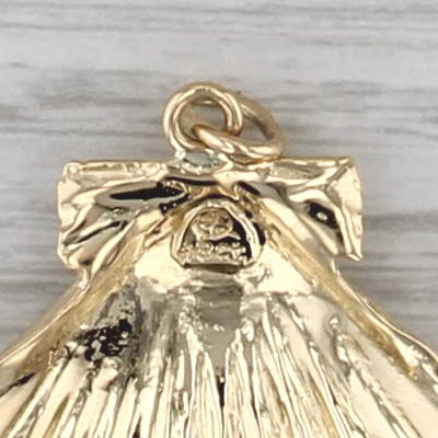 Clam Shell Pendant 18k Yellow Gold Charm Nautical Bead Themed Jewelry