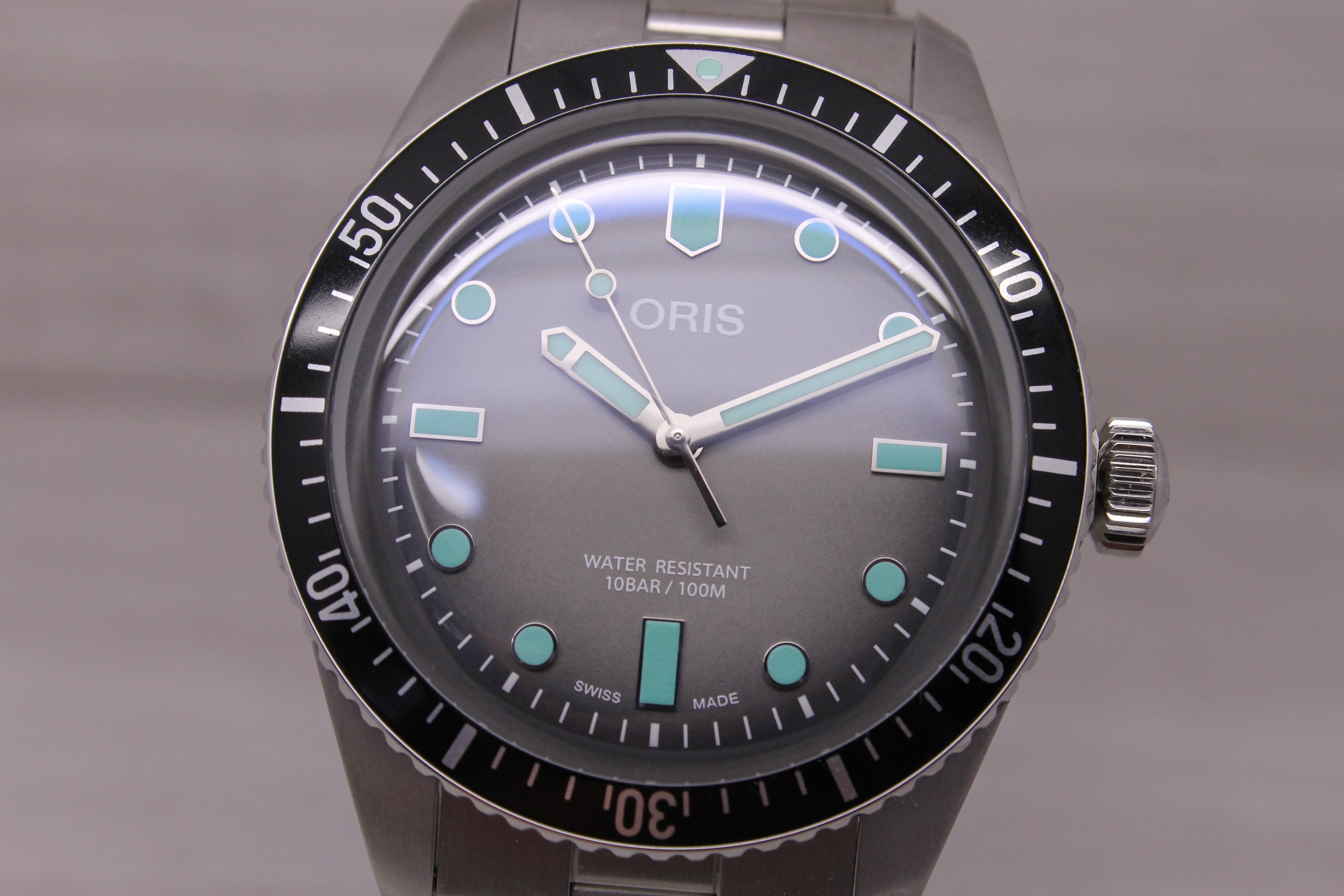 Light Slate Gray Oris Divers Sixty Five Mens 40mm Stainless Steel Automatic Watch Box & Bracelet