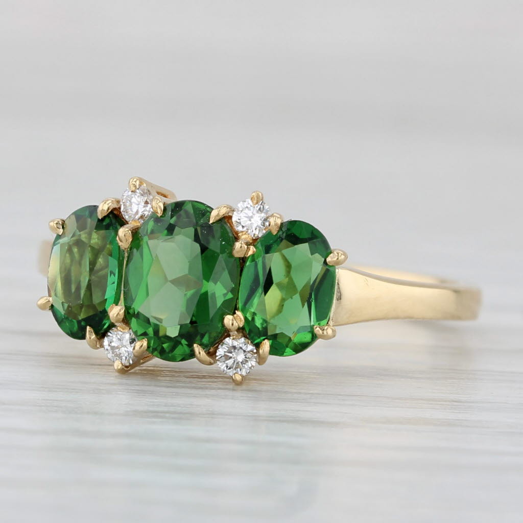 Light Gray 1.69ctw Green Chrome Diopside Diamond 3-Stone Ring 18k Yellow Gold Size 7.5