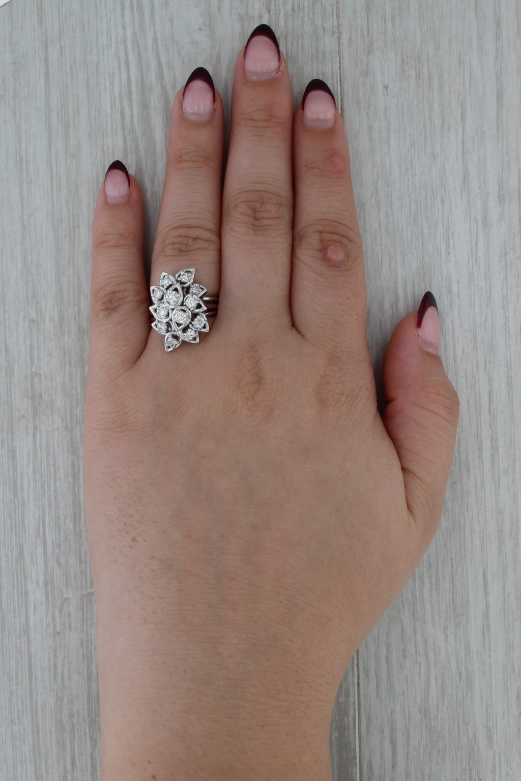 0.82ctw Diamond Cluster Ring 14k White Gold Size 6.5-6.75 Floral Cocktail