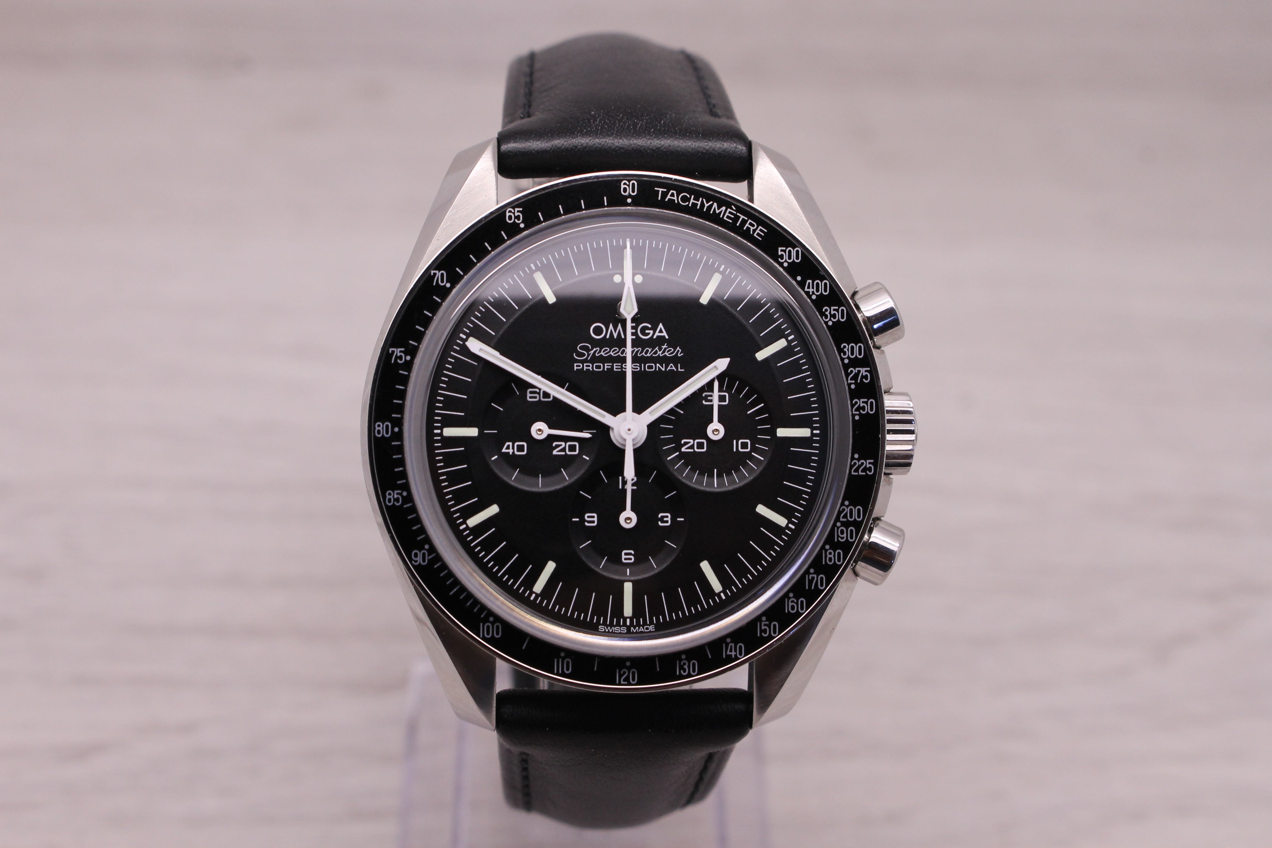 Gray Omega Speedmaster Moon Watch Mens 42mm Sapphire Sandwich Chronograph w Box Cards
