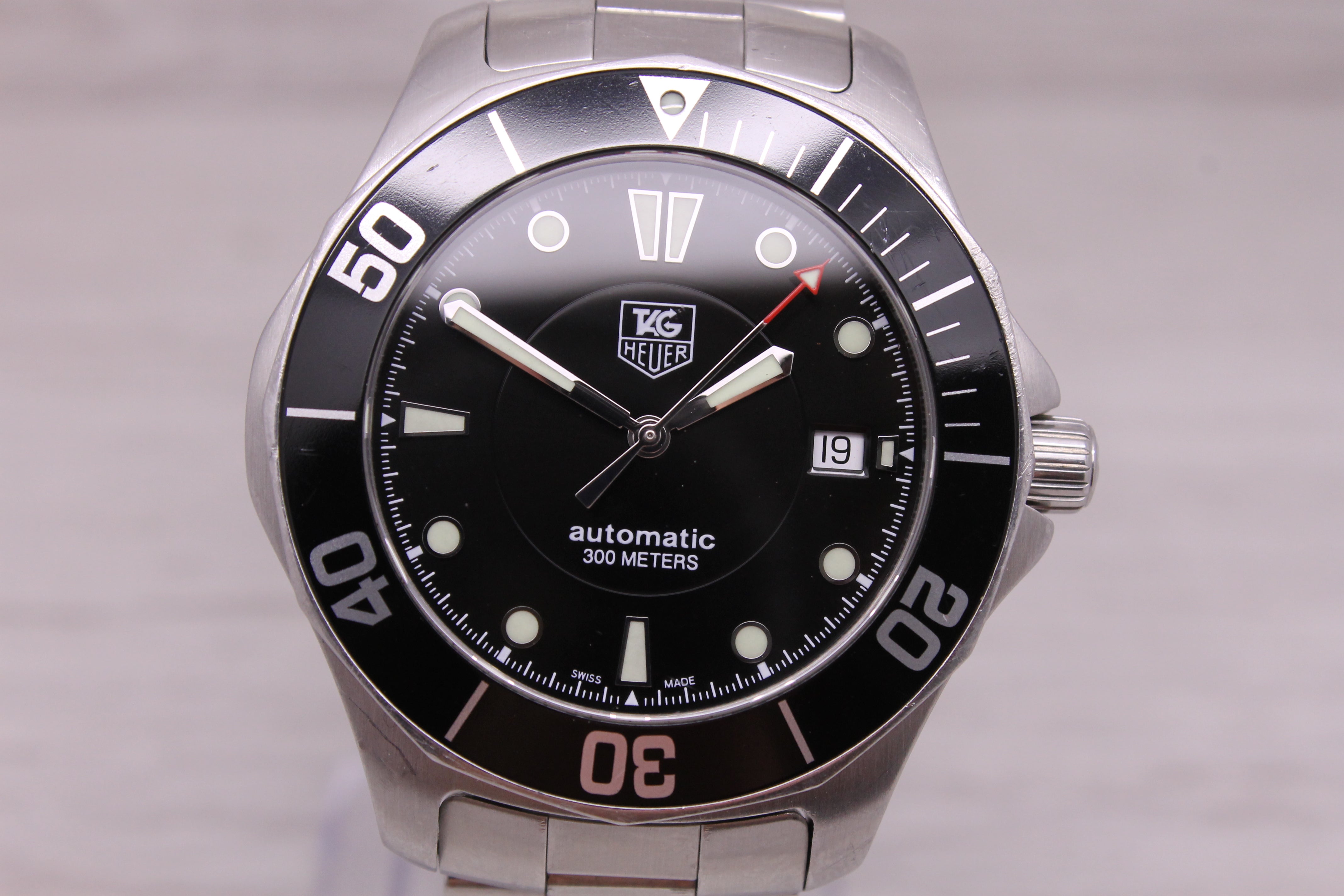 Tag Heuer 41mm Stainless Steel Automatic 300m Mens Divers Watch WAB2010 Bracelet