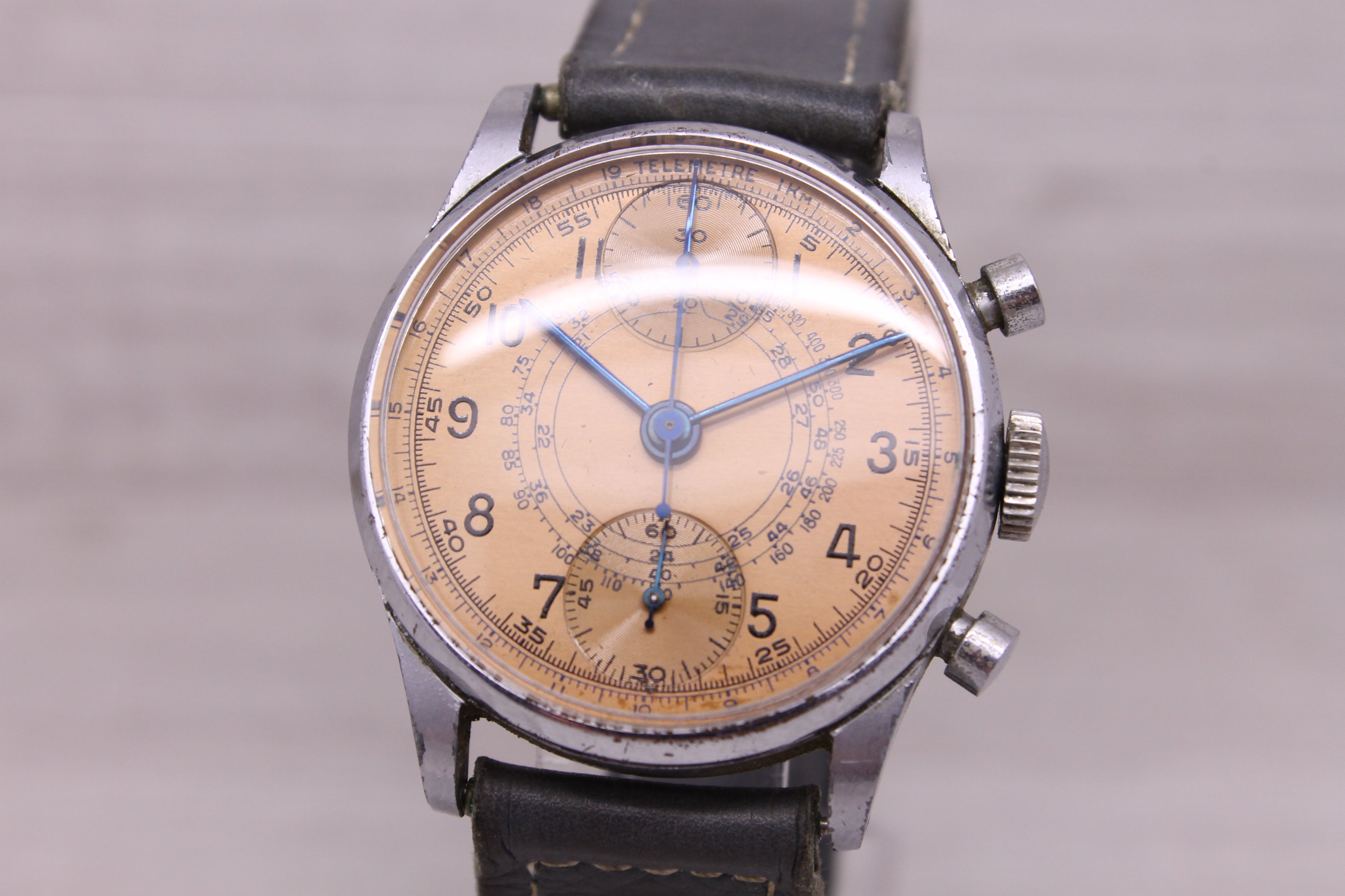 Dark Gray Vintage c.1940's Anonymous 32mm Steel Back Chronograph Watch CLEAN Salmon Dial