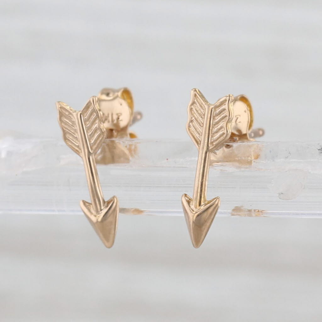 Small Arrow Stud Earrings 21k Yellow Gold Studs