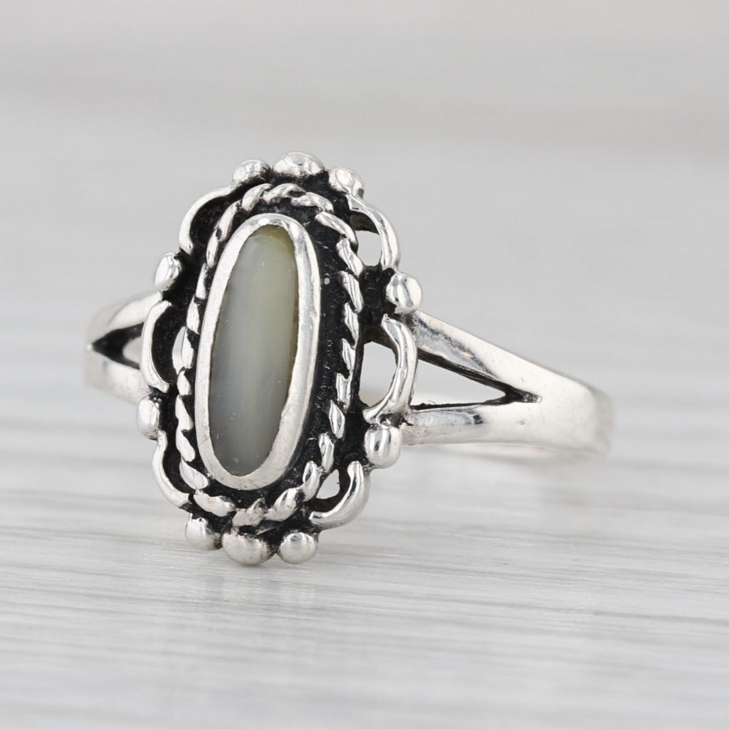 Vintage Southwestern Mother of Pearl Ring Sterling Silver Size 8.25