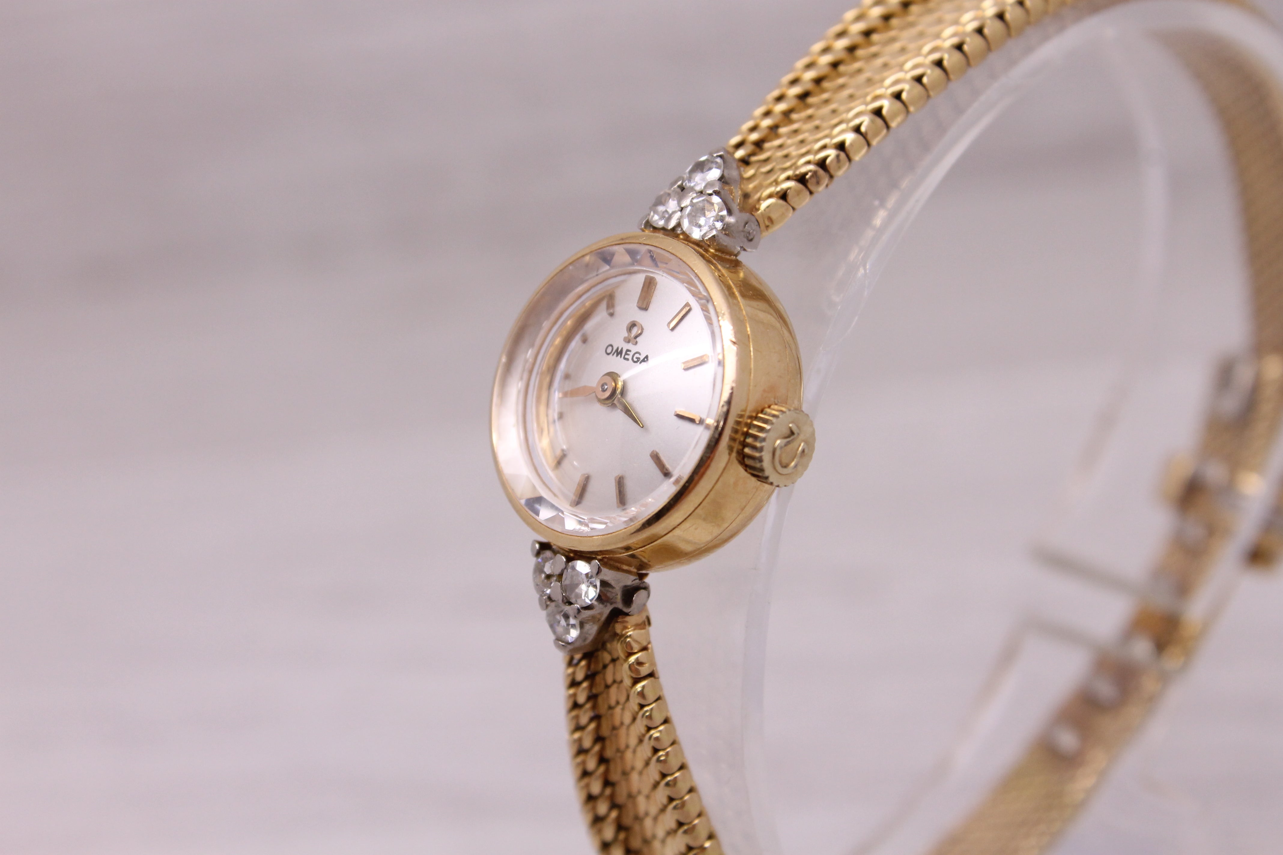 Gray Vintage 1950s Omega 18k Rose Gold Diamond Ladies Cocktail Ribbon Bracelet Watch