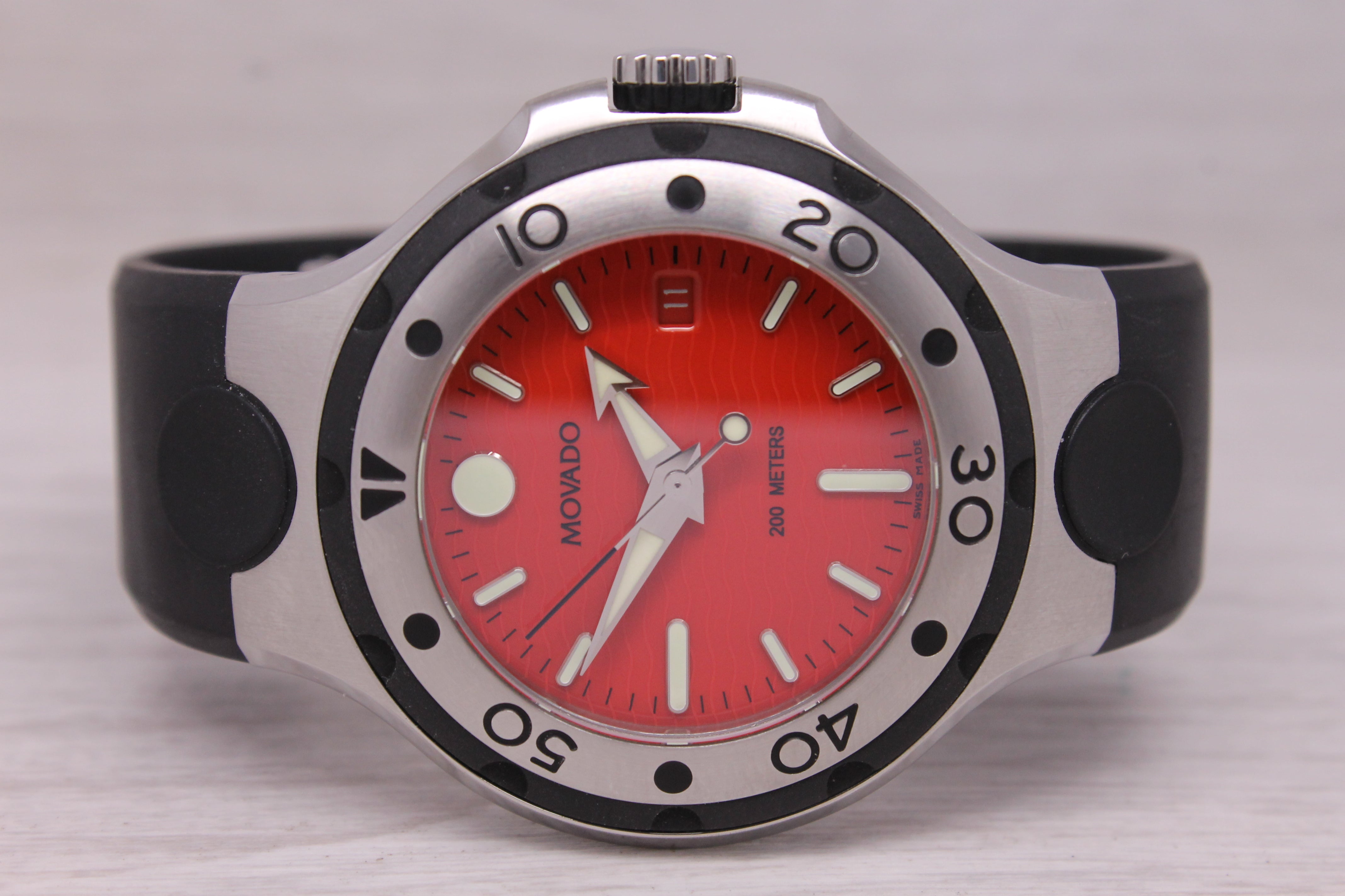 Movado Series 800 43mm Stainless Steel Quartz Watch Swiss Red Dial Date