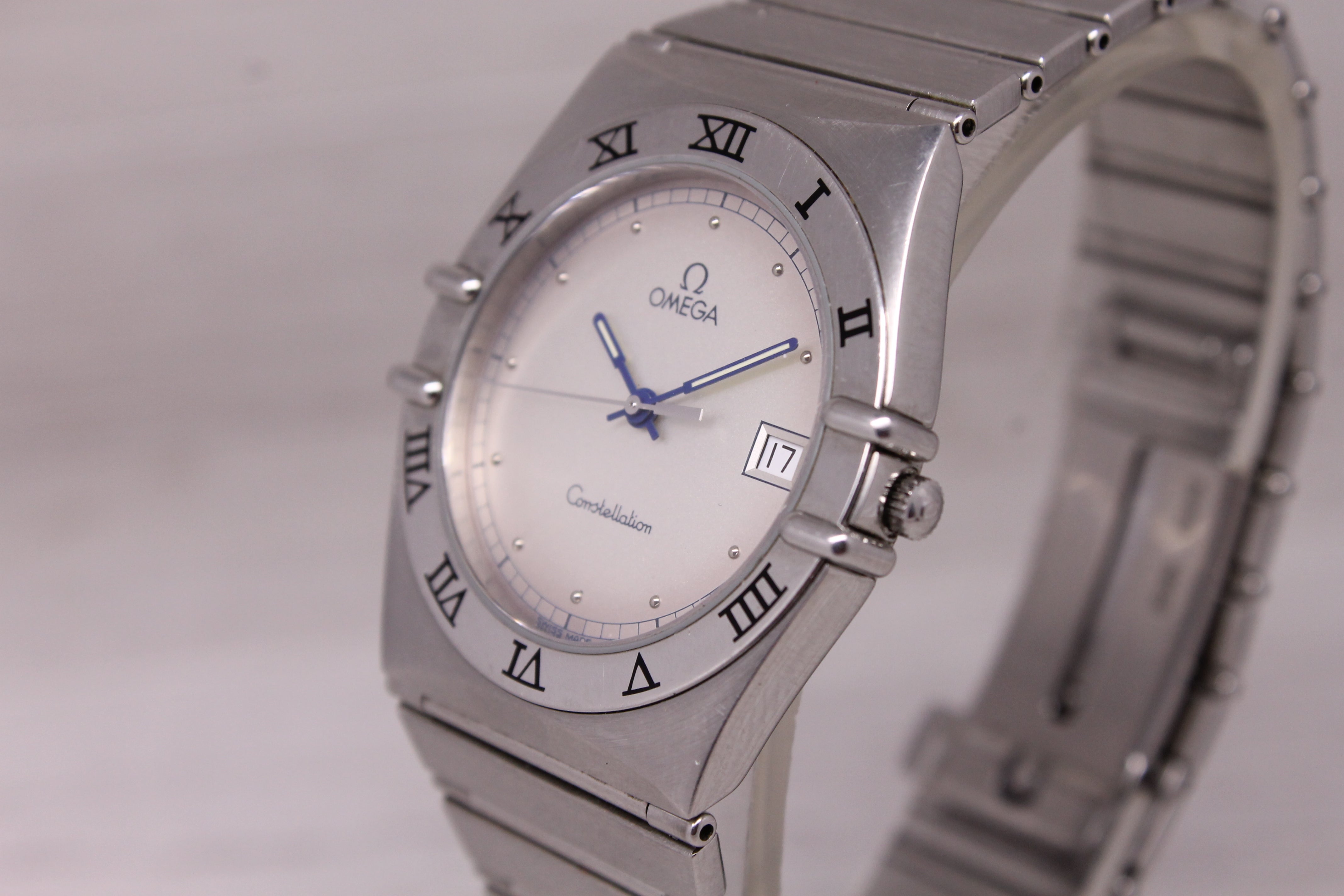 Omega Constellation Manhattan Quartz Watch Steel 32.5mm Swiss Date 396.1070