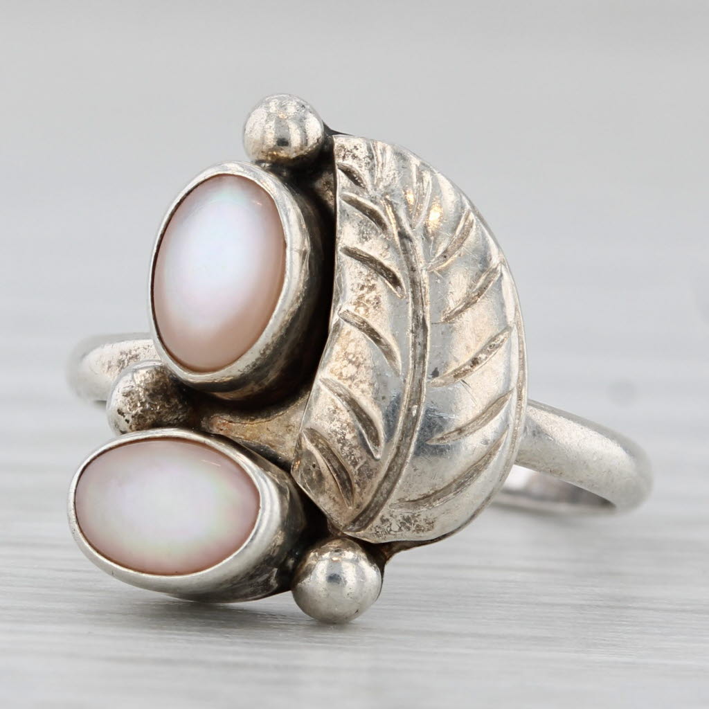 Gray Pink Mother of Pearl Feather Ring Sterling Silver Vintage Native American Size 5